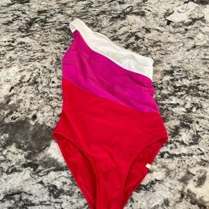Summersalt sidestroke swimsuit EUC